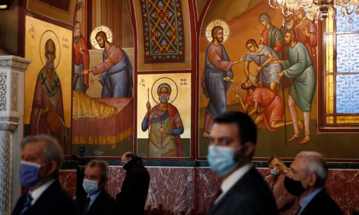 Greek Churches Open on Epiphany Feast Despite Tight Lockdown