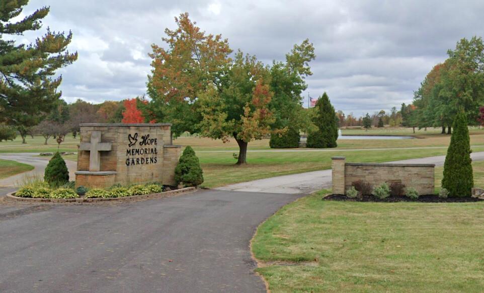 Hope Memorial Gardens Cemetery in Hinckley, Ohio (Screenshot/<a href="https://www.google.com/maps/@41.2384487,-81.774875,3a,29.1y,346.93h,88.82t/data=!3m6!1e1!3m4!1sMmWHQyqKAJ2bOaJVvE3L-Q!2e0!7i16384!8i8192">Google Maps</a>)