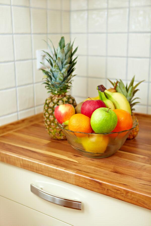 Put healthy snacks in places everyone can reach. (Robert Kneschke/Shutterstock)