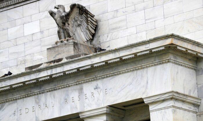 Fed Transcripts Show Doubts About Need for 2015 Rate Hike