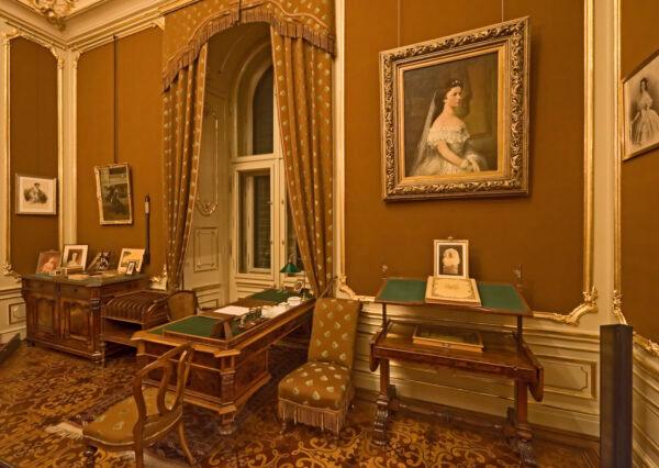 Emperor Franz Joseph's study. (A.E. Koller/SKB)
