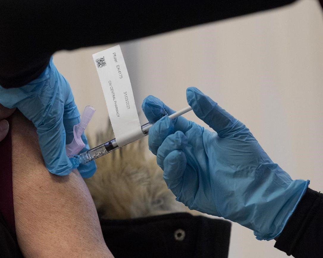 Vaccine Panel Says Canada Can Delay Second Dose of COVID-19 Vaccine If Shortage