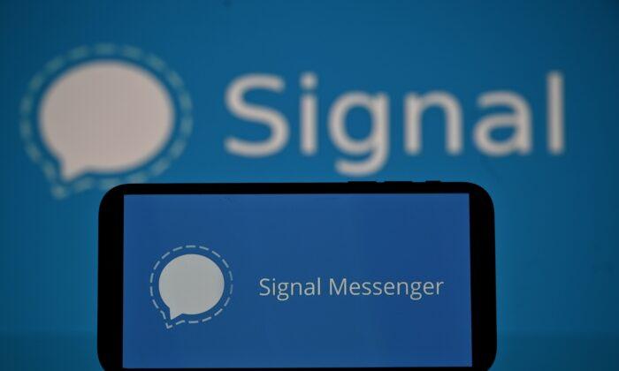 Signal Messaging App Hits Top of Stores After Reaching 1.3 Million Downloads in One Day