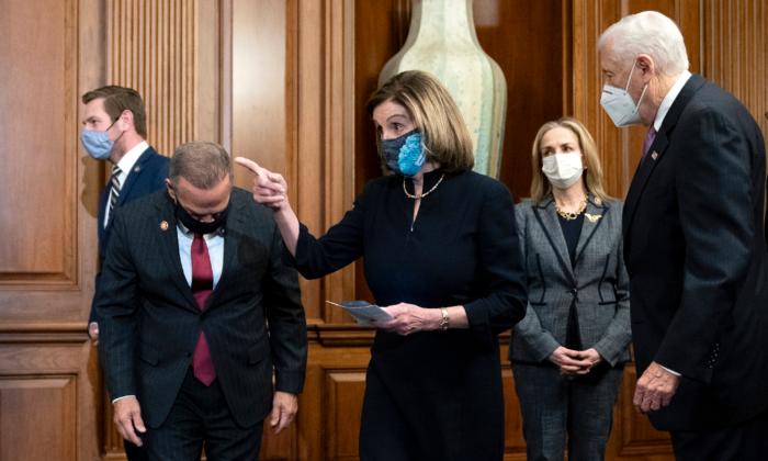 Pelosi Imposes $5,000 Fine on Lawmakers Who Bypass Metal Detectors