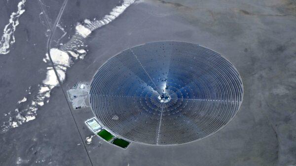 This aerial view shows the Crescent Dunes Solar Energy Project located near Tonopah, 190 miles (310 kilometers) northwest of Las Vegas on July 30, 2020. (Daniel Slim/AFP via Getty Images)
