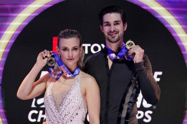First place finishers Madison Hubbell and Zachary Donohue pose with their medals in the championship ice dance at the U.S. Figure Skating Championships, in Las Vegas, on Jan. 16, 2021. (John Locher/AP Photo)