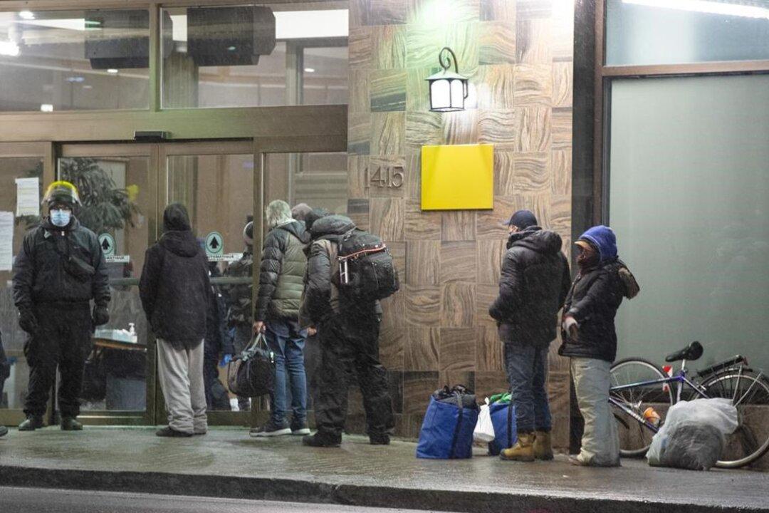 Montreal Mayor Wants Homeless Exempted From Curfew in Wake of Innu Man’s Death