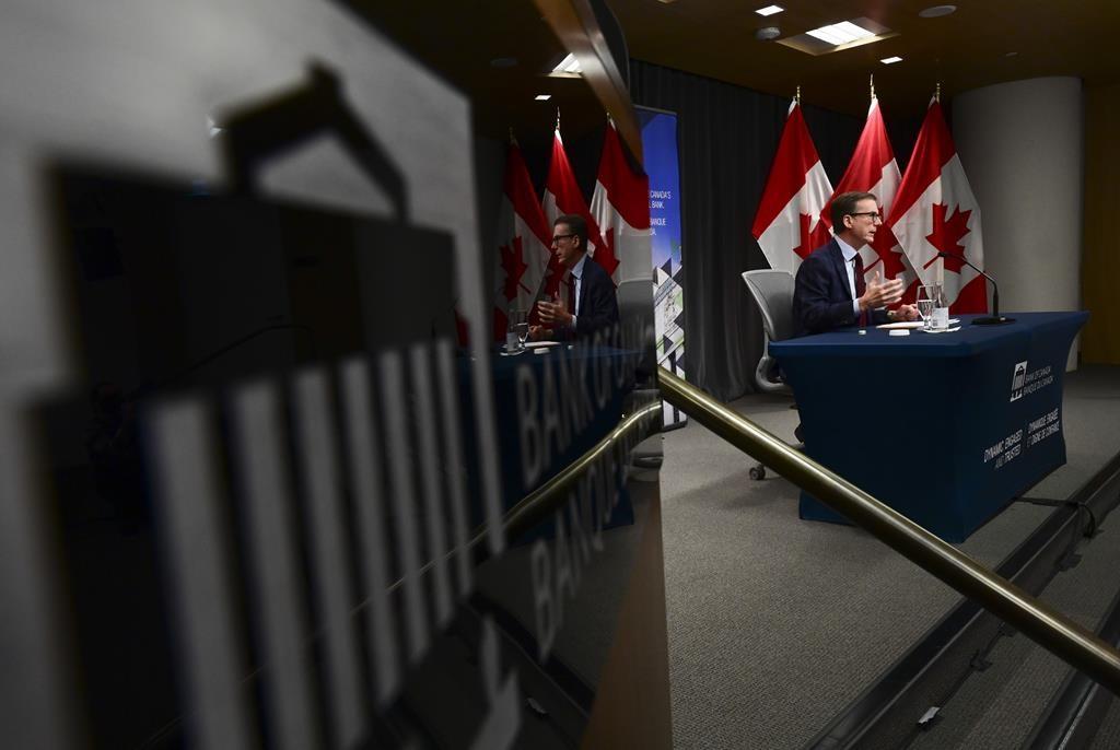 Bank of Canada Keep Key Rate at 0.25%, Warns of Economic Decline in 2021