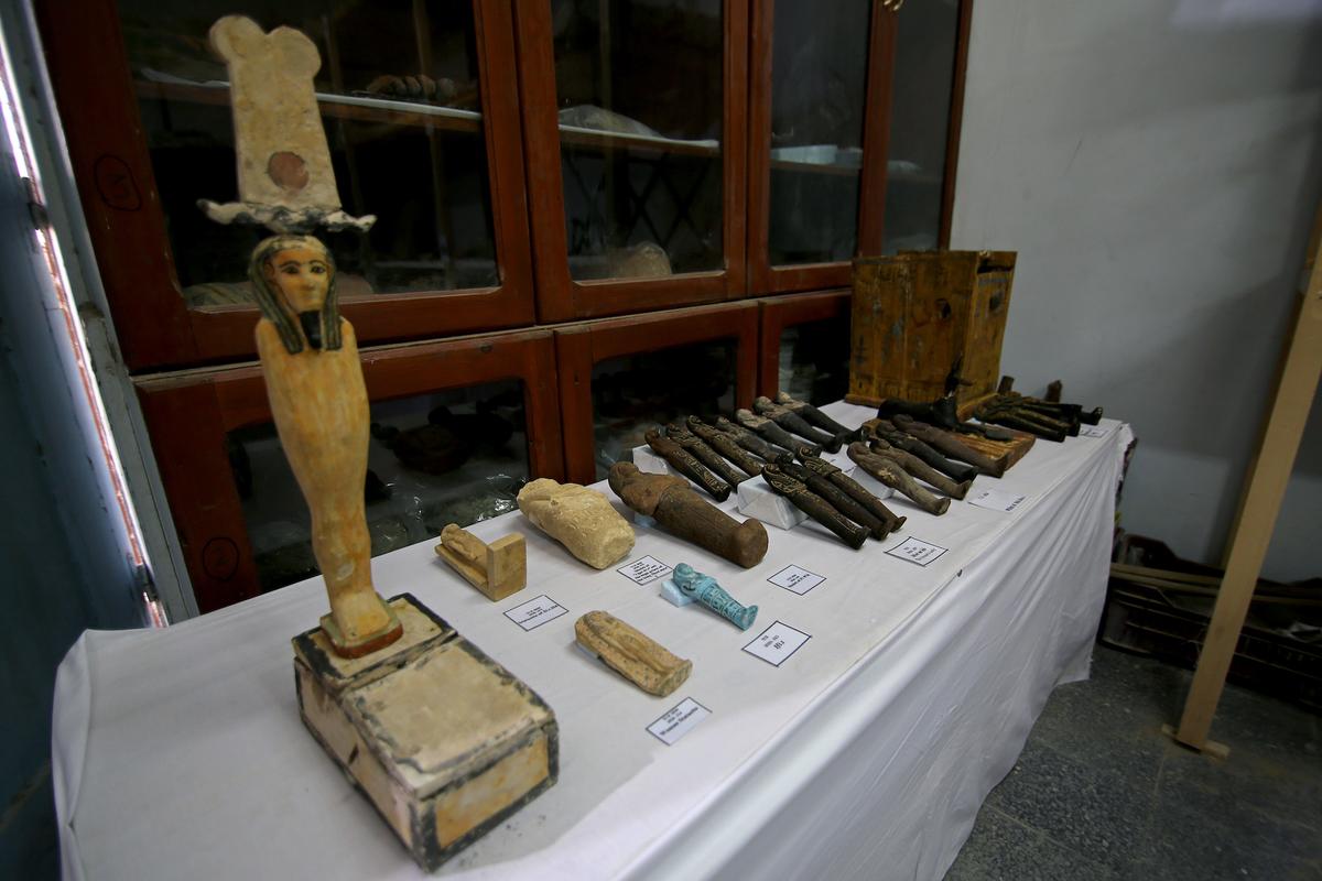 Artifacts, part of a recent discovery from the Saqqara necropolis, pictured on Jan. 17, 2021 (Hanaa Habib/REUTERS)