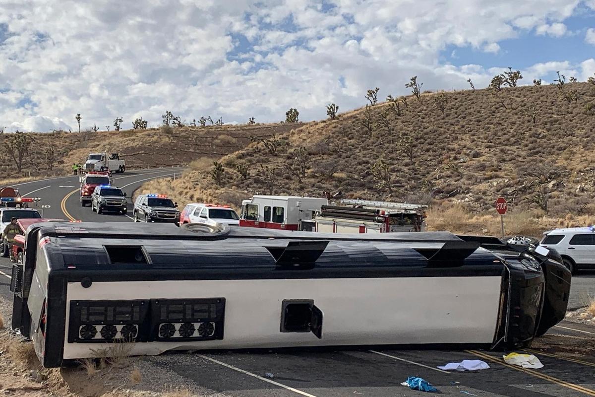 One Dead, Dozens Injured After Bus Crash on Way to Grand Canyon