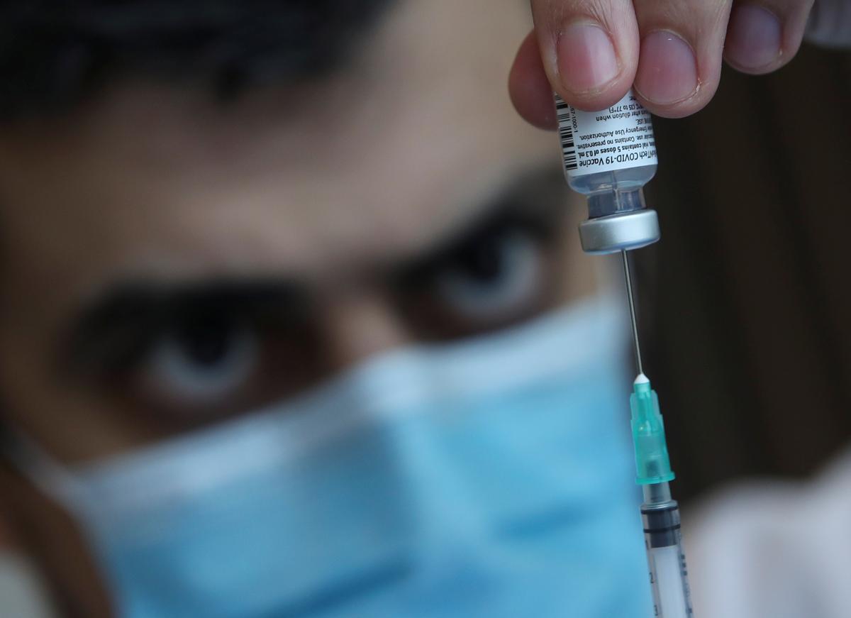 Stick to Your Word, EU Tells Vaccine Makers, as Supply Chains Wobble
