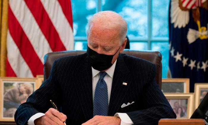 Biden Sets Record for Executive Orders in First 6 Days in Office