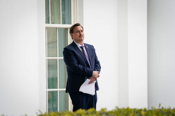 MyPillow CEO Mike Lindell waits outside the West Wing of the White House before entering in Washington, on Jan. 15, 2021. (Drew Angerer/Getty Images)