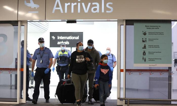 Australians May Have Option to Home Quarantine by Christmas: Expert