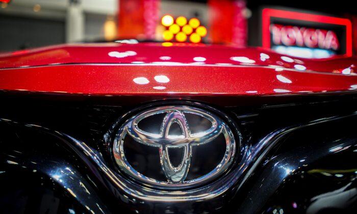 US Probing Engine Fires in Nearly 1.9 Million Toyota RAV4 SUVs