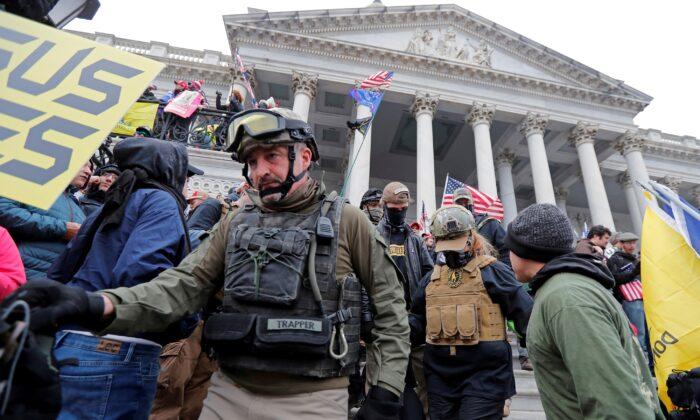 Historic Jan. 6 Sedition Trial of Oath Keepers Begins