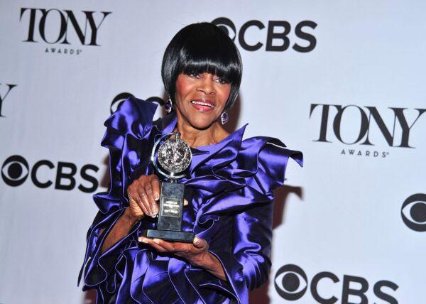 Cicely Tyson poses with her award for best actress in a play for "The Trip to Bountiful," in the press room at the 67th Annual Tony Awards in New York on June 9, 2013. (Charles Sykes/Invision/AP)