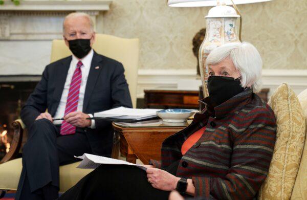 President Joe Biden receives an economic briefing with Treasury Secretary Janet Yellen in the Oval Office at the White House on Jan. 29, 2021. (Kevin Lamarque/Reuters)