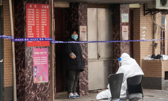 Shanghai Residents Self-Quarantine Over Fears CCP Is Covering Up Extent of Outbreak