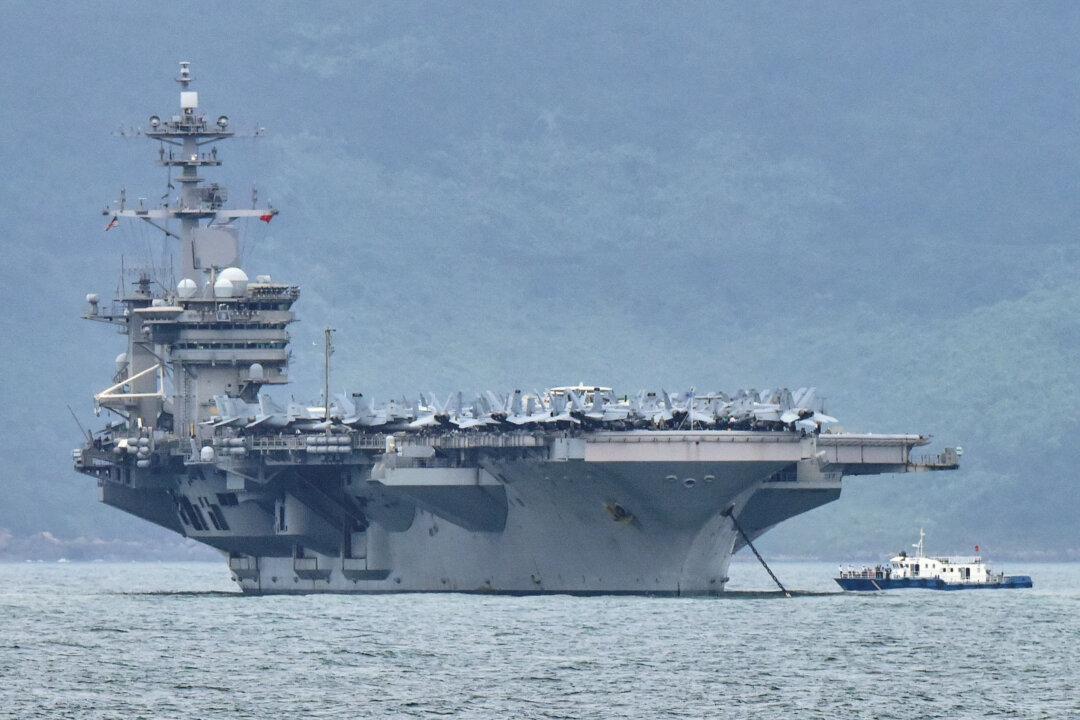 2 US Carrier Groups Conduct Exercises in South China Sea
