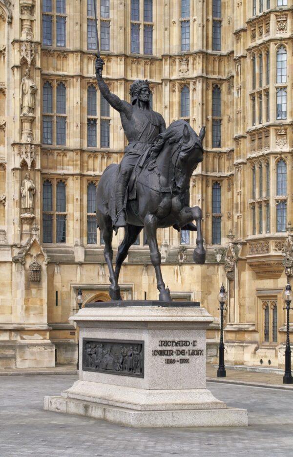 A statue of Richard the Lionheart, 1856, by Carlo Marochetti, outside the Palace of Westminster, London. (Mattbuck/CC BY-SA 4.0)