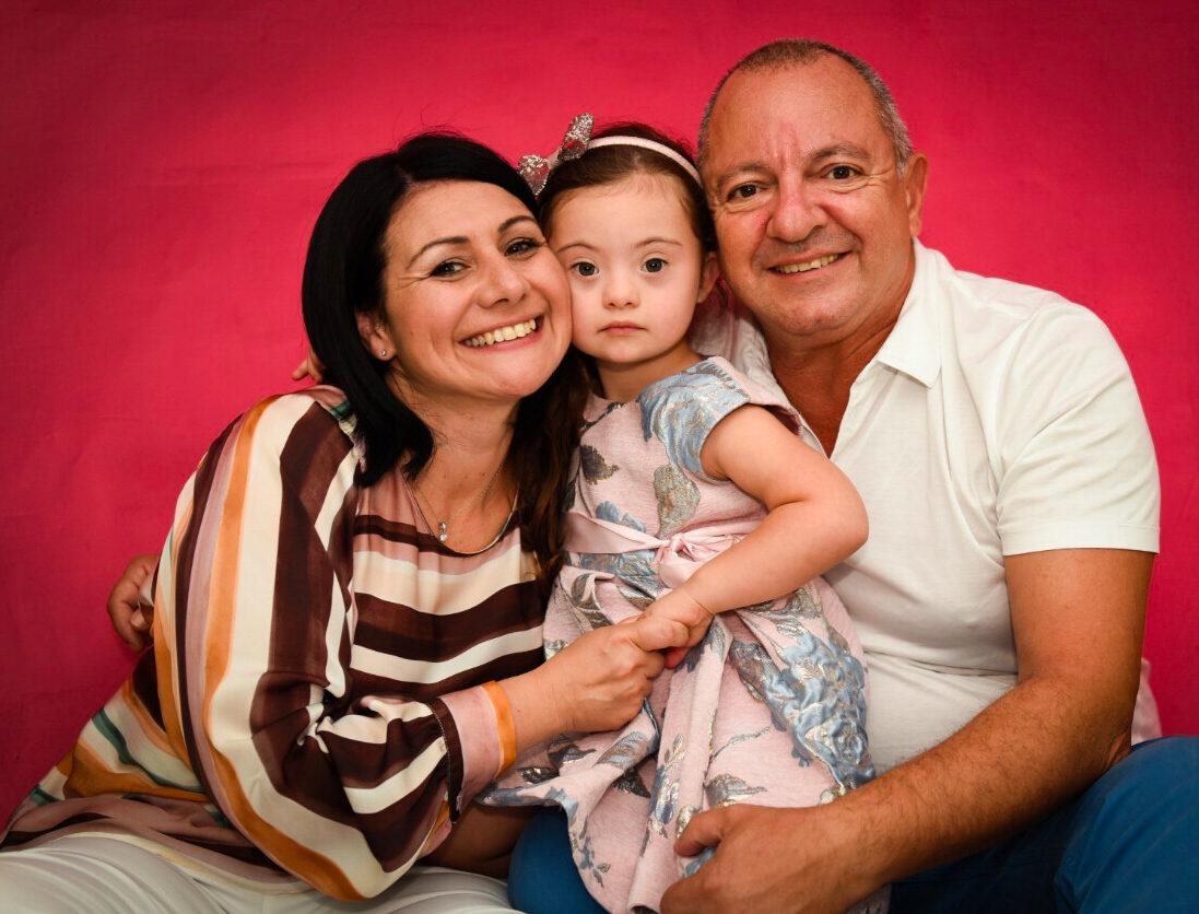Francesca with her parents (Courtesy of <a href="https://www.instagram.com/francescarausi_/">Michelle Rausi</a>)