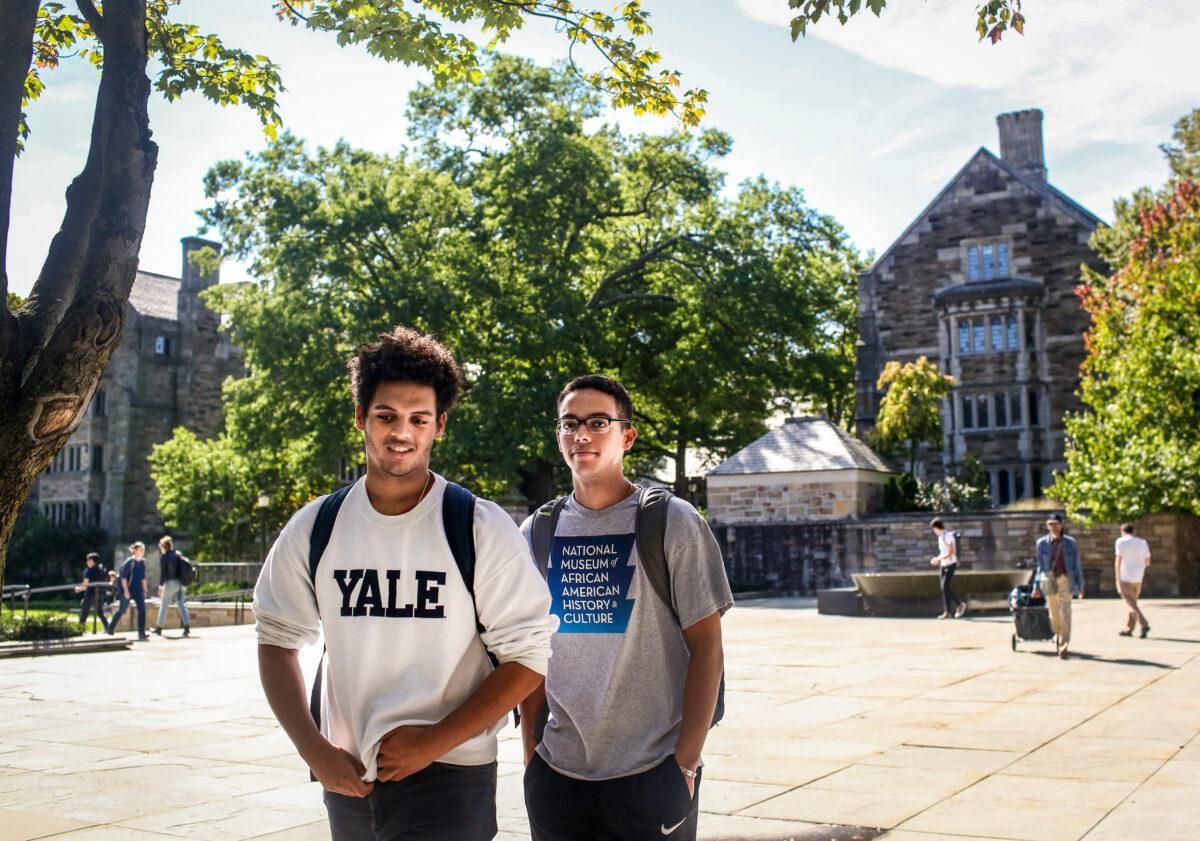 Students walk through the campus of Yale University in New Haven, Connecticut, on Sept. 27, 2018. (Yana Paskova/Getty Images)