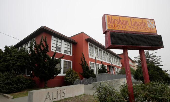 San Francisco Sues Its Own School District in Bid to Speed Return to In-person Classes