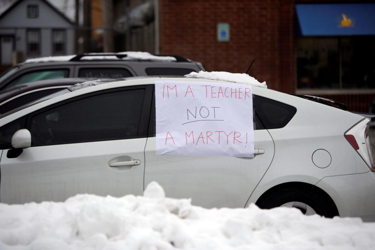 Supporters of the Chicago Teachers Union participate in a car caravan, as negotiations with Chicago Public Schools continue continue in Chicago, Ill., on Jan. 30, 2021. (Eileen T. Meslar/Reuters)