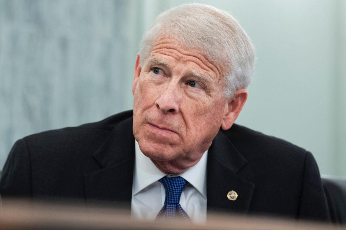 Sen. Roger Wicker (R-Miss.) is seen in the Russell Senate Office Building in Washington on Jan. 26, 2021. (Tom Williams/CQ Roll Call/Pool/Getty Images)