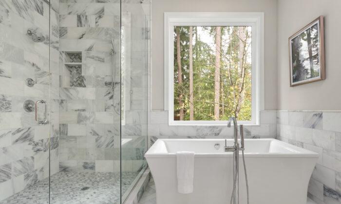 6 Tips to Make Your Shower Doors Sparkle