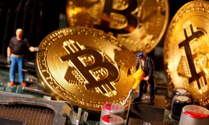 Bitcoin Fights Back After Sunday Sell-Off