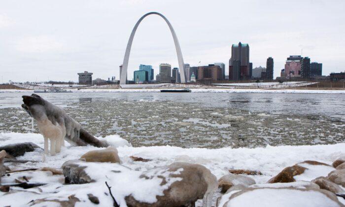 Snow, Freezing Rain Forecast for US Heartland on Valentine’s Day Weekend