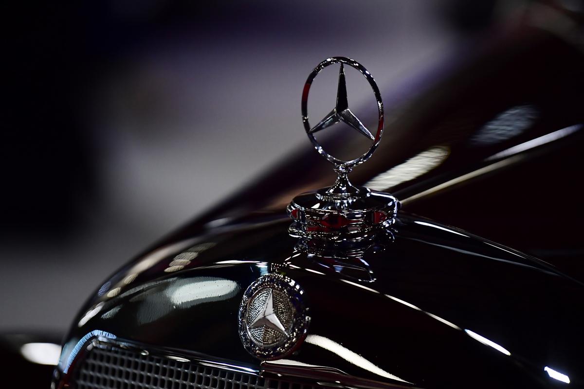 Mercedes Recalls Vehicles for Emergency-Call Location Error