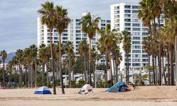 Tents line Venice Beach in Los Angeles on Jan. 27, 2021. (John Fredricks/The Epoch Times)