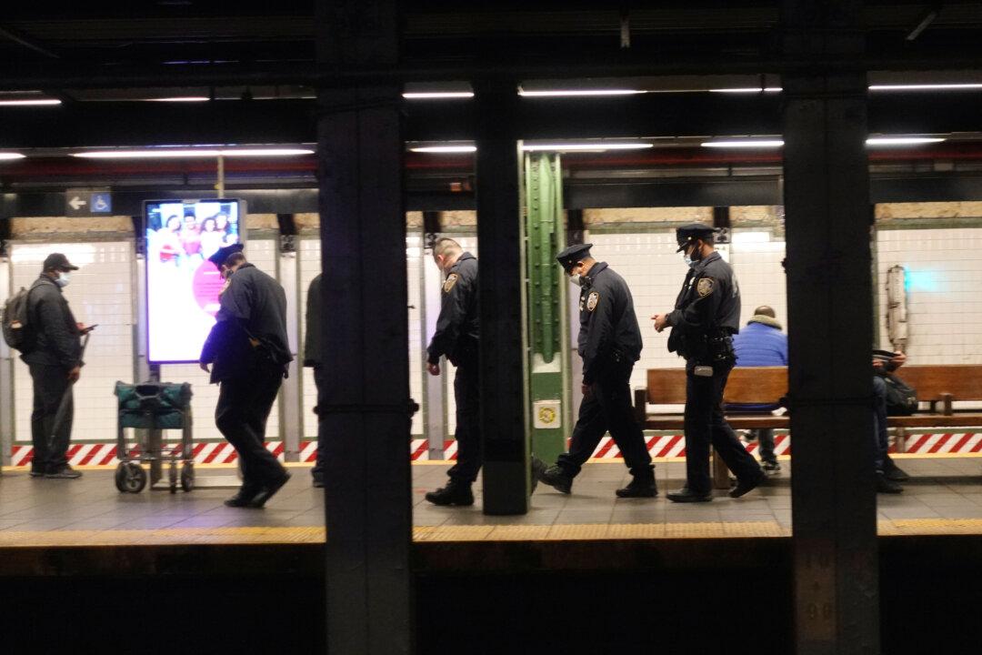 New York Police Flood Subway After Spate of Stabbings Leaves 2 Dead