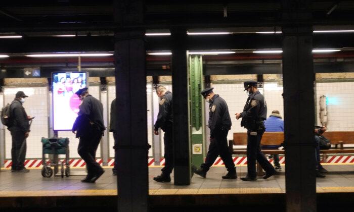 New York Police Flood Subway After Spate of Stabbings Leaves 2 Dead
