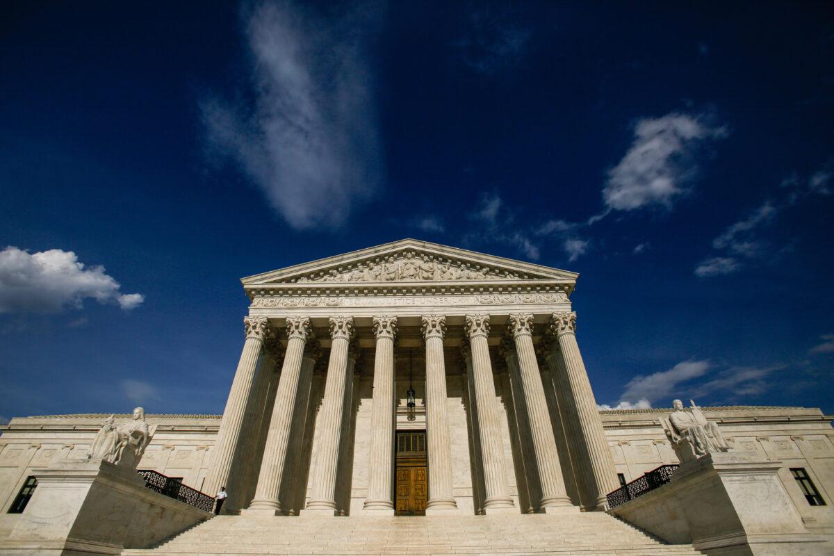 The Supreme Court of the United States in Washington on May 7, 2019. (Samira Bouaou/The Epoch Times)