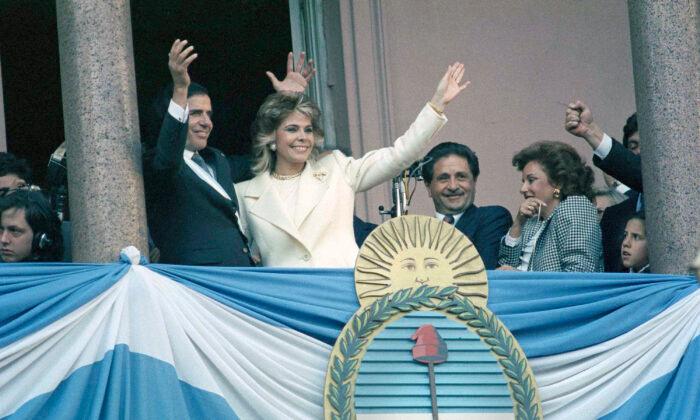 Flamboyant Former Argentine President Carlos Menem Dies