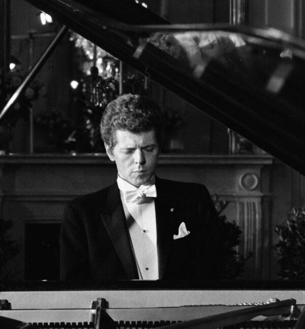 American classical pianist Van Cliburn became a household name overnight when he won the International Tchaikovsky Competition in Moscow in 1958 during the Cold War. Here he is playing at a state dinner honoring the emperor and empress of Japan in 1975. (Public Domain)