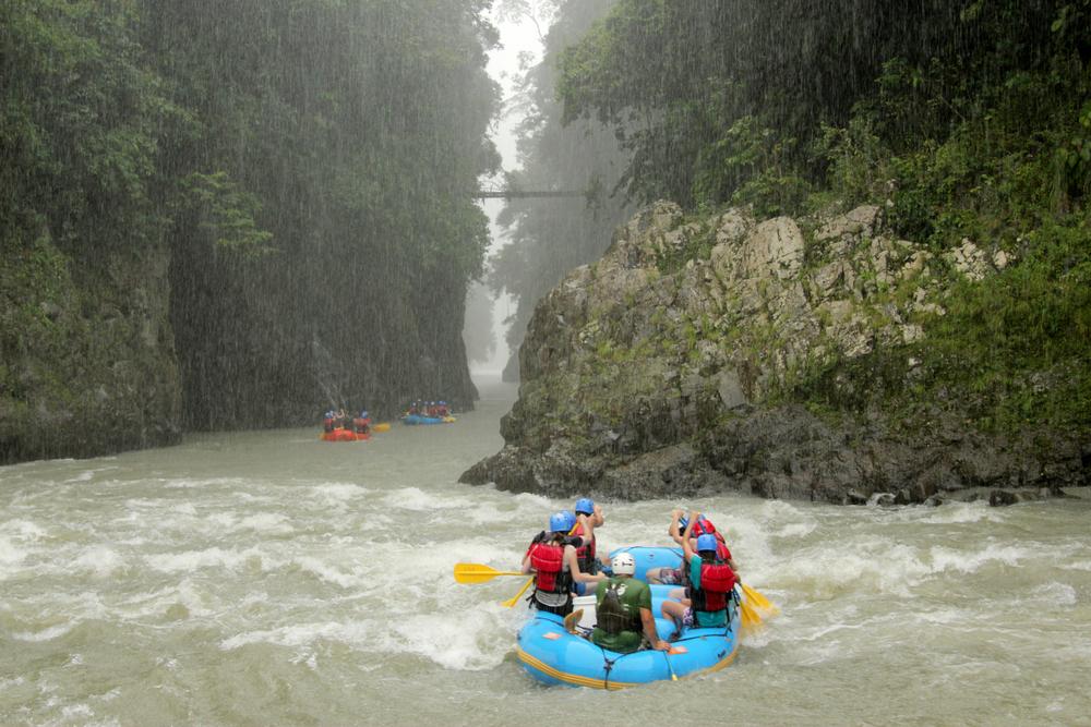 Rafting on Rio Pacuare in Costa Rica. (Fabienne Kunz/Shutterstock)