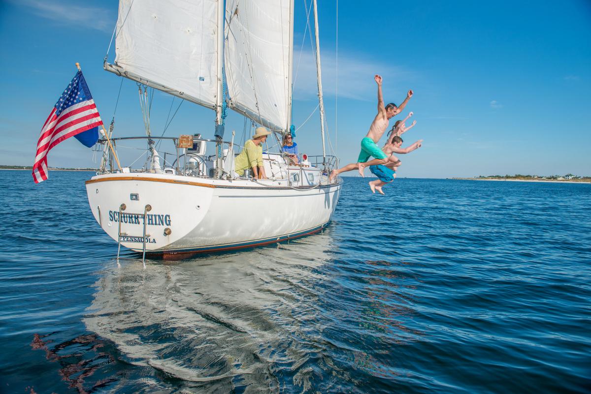 Fun on a sailing excursion. (Courtesy of Visit Pensacola)