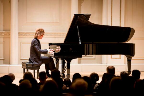 Pianist Arsentiy Kharitonov performs at Carnegie Hall in Manhattan, New York, on May 20, 2016. (Samira Bouaou/The Epoch Times)