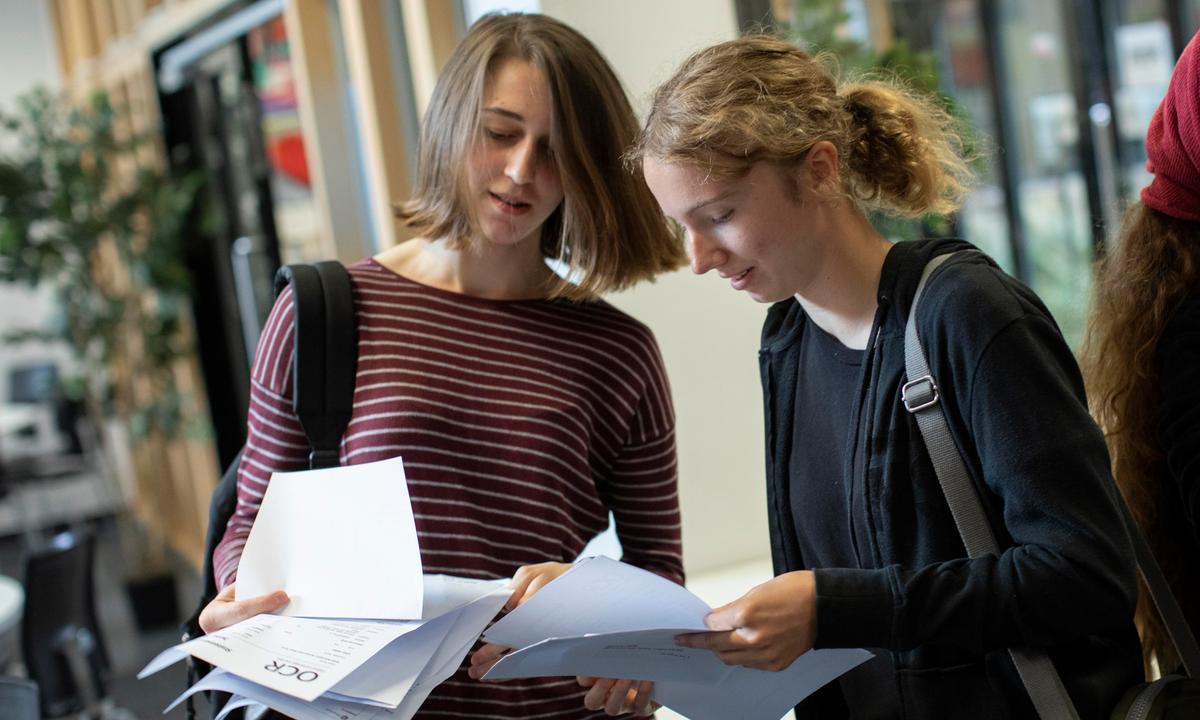 UK Undergraduate Applications for Nursing Rises by a Third