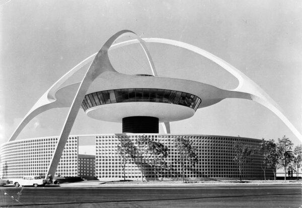 The central theme building at Los Angeles International Airport in California, circa 1955. (Authenticated News/Archive Photos/Getty Images)
