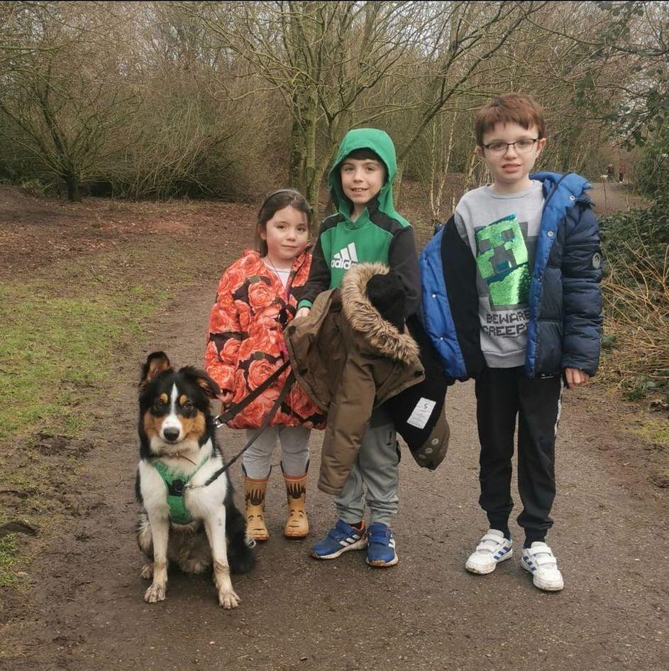  Alex (far right) with his brother Oliver, 9, and sister Matilda, 6 (Courtesy of <a href="https://www.facebook.com/laura.jackson.9210">Laura Jackson</a>)