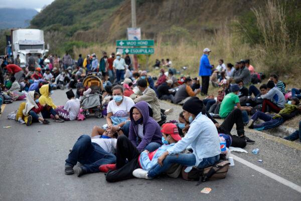 Honduran migrants, part of a caravan heading to the United States, remain in Vado Hondo, Guatemala, on Jan. 17, 2021. (Johan Ordonez/AFP via Getty Images)