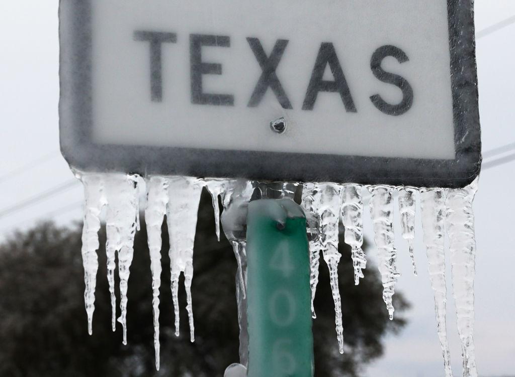 Icicles hang off the State Highway 195 sign in Killeen, Texas, on Feb. 18, 2021 (Joe Raedle/Getty Images)