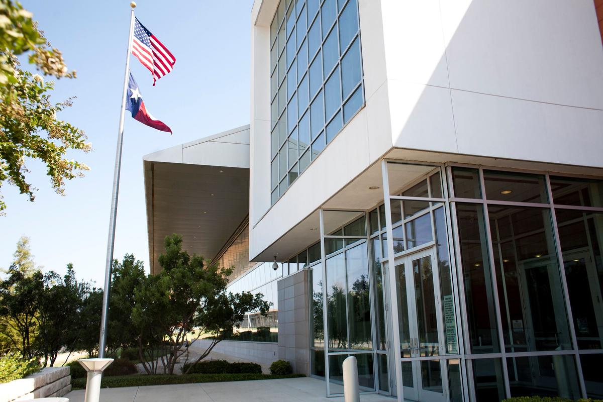 Texas Lawmakers Kick Off Investigation Into Deadly Power Blackout