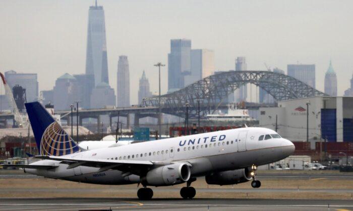 United Airlines Chief Warns of Potential Pilot Shortage